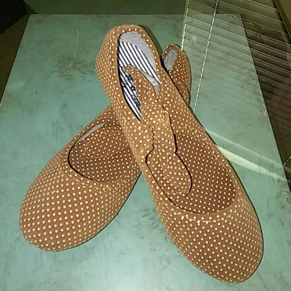 Girls tan polka dot dress flats